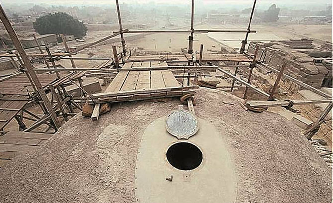 revistaANOCERO's tweet image. Desde hace siglos los investigadores especulan con la idea que bajo la enigmática Esfinge hay entradas que conducen a un templo repleto de inscripciones ‼️
#Egipto #Esfinge #misterios 👇
espaciomisterio.com/historia-ocult…