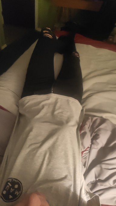 Here is some big cock for your troubles today. Goodnight. ❤️ https://t.co/922JtCYTNy