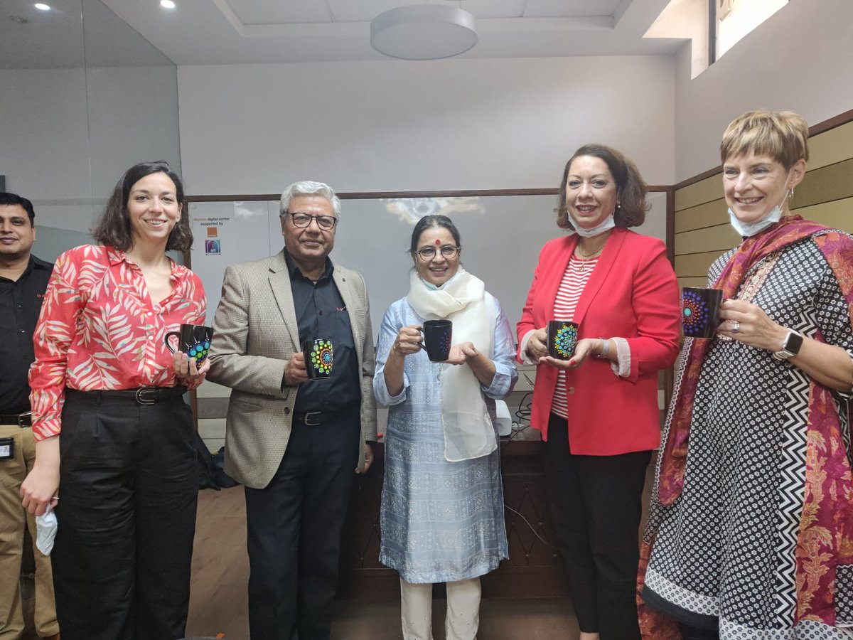 CSR_India's tweet photo. Access to technology can open up a world of opportunities, yet so many women are still being left behind. To break down these barriers #CSR_India in collaboration with the @FondationOrange inaugurated a #Digital Literacy Lab, to support #women and bridge the digital divide. https://t.co/RUXBIdTib0