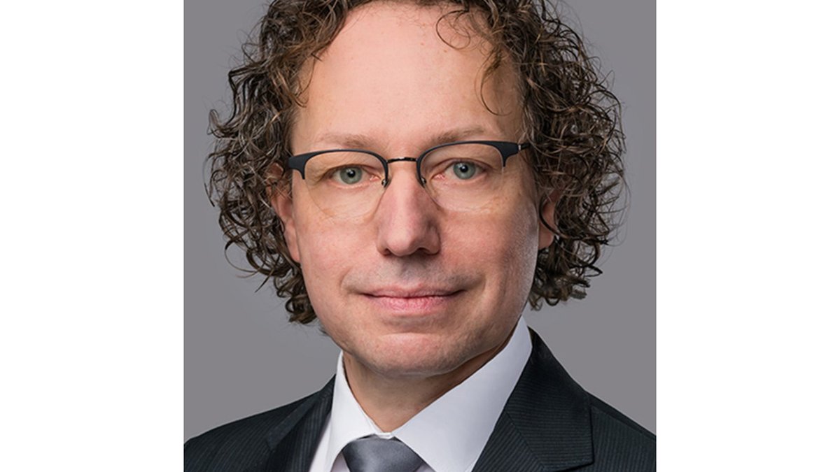 Prof. Andreas Lendlein <a href="/ASTARsg/">A*STAR</a> will give a lecture today about Nanostructured Polymeric Materials with Shape-memory <a href="/CMaC_UGent/">CMaC</a> <a href="/dubruelpeter/">@WE07_UGent</a>