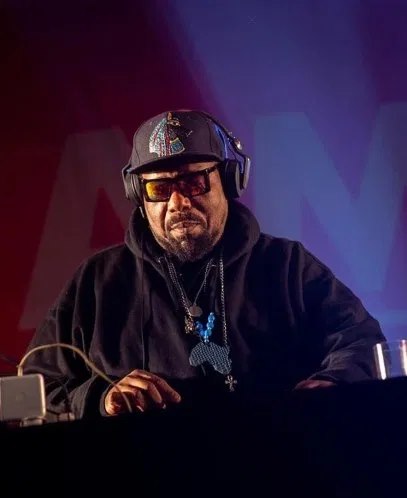 Happy Birthday to Afrika Bambaataa (April 17, 1957). 