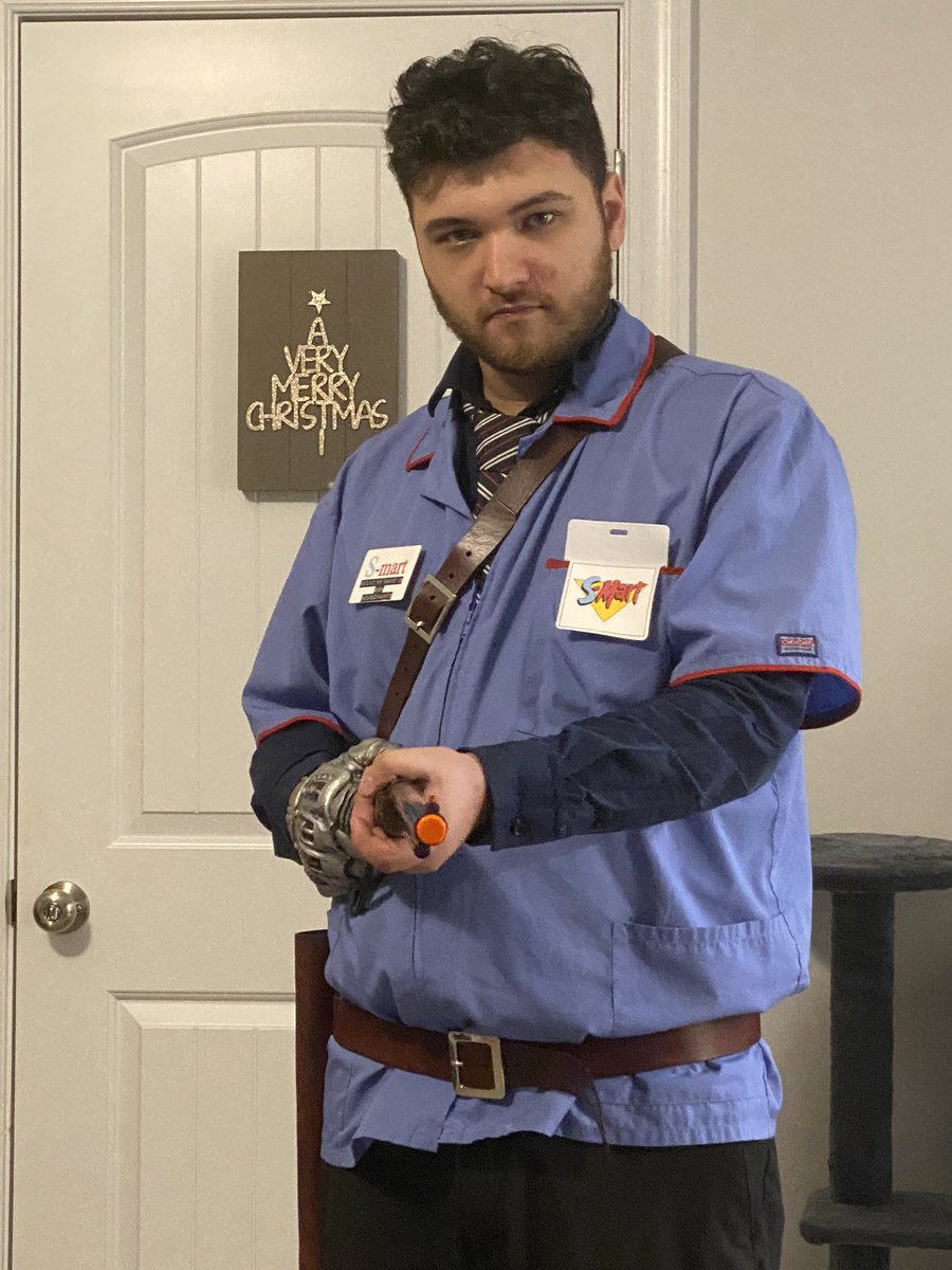ThatPoserGuy's tweet photo. “SHOP SMART! SHOP S-MART”

Definitely feeling groovy in this cosplay. Whatcha think @GroovyBruce   ? https://t.co/DutHicnCWF