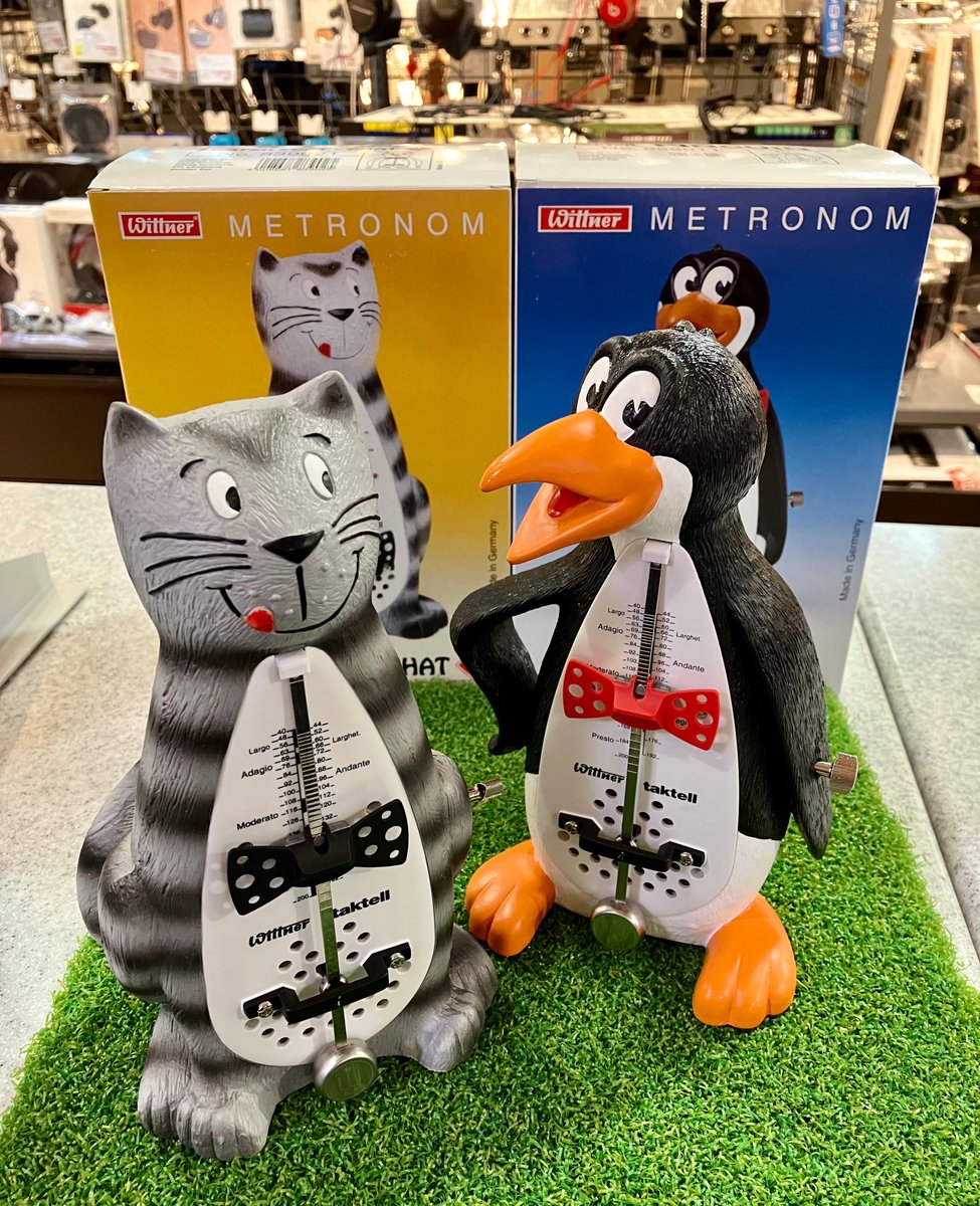 shima_koube's tweet photo. ドイツの老舗メーカー【ウィットナー社】から可愛らし過ぎるメトロノームが入荷しました✨
キュートなネコとペンギンの2種。
見た目とは裏腹に高品質で音も良質♪
これで練習もばっちりはかどりますね~
#Wittner #メトロノーム #ネコ #ペンギン https://t.co/fW7D4wnhI7