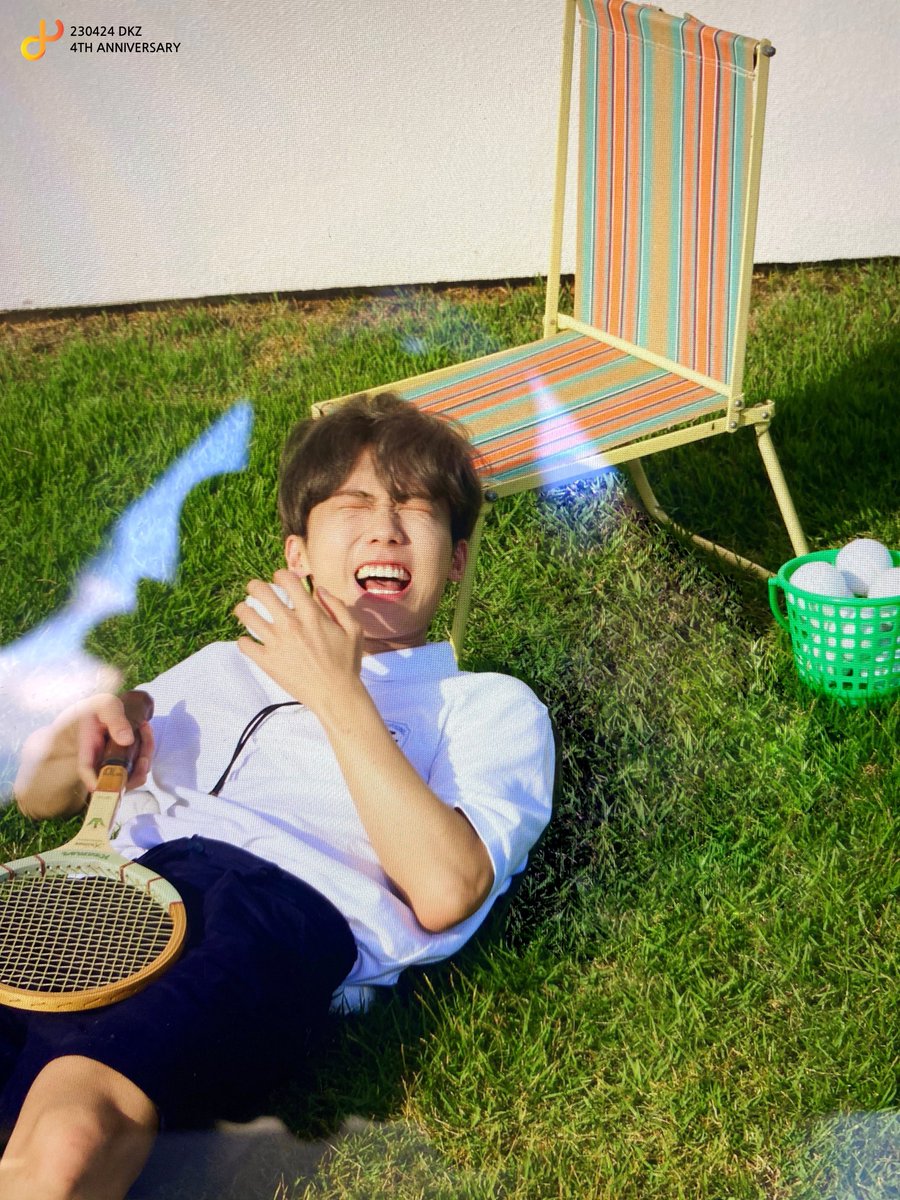 dkz_dy's tweet photo. #DKZ_4TH_DEBUT 🥳🏖

#DKZ #디케이지 https://t.co/ygI1YTdpm3