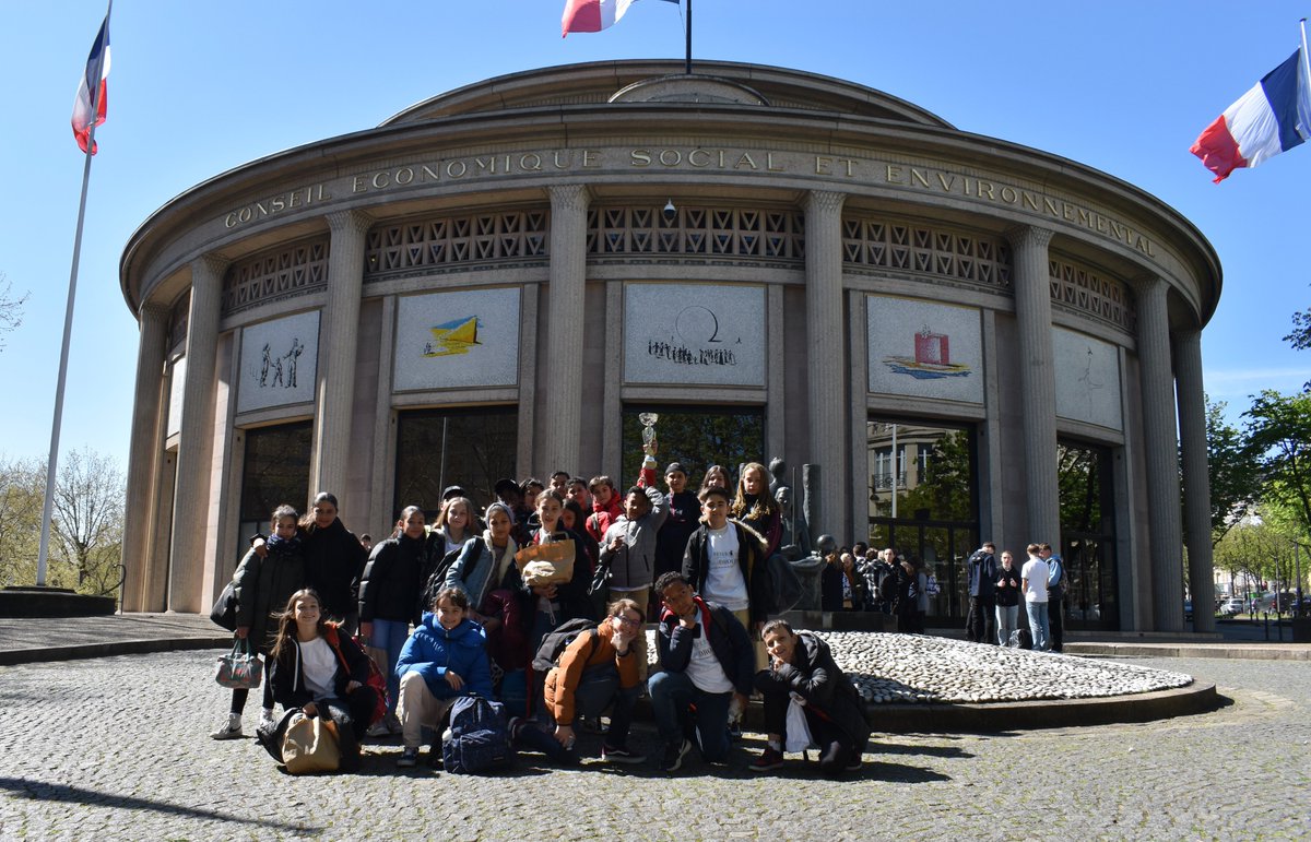VICTOIRE pour les élèves !!! Mardi 4 avril, les élèves de 6e5 ont remporté la coupe nationale des élèves citoyens sur le thème de  l'intelligence artificielle. vu.fr/HdIS
<a href="/actoulouse/">Académie de Toulouse</a> <a href="/MostafaFourar/">Mostafa Fourar</a> <a href="/DSDEN31/">DSDEN 31</a>