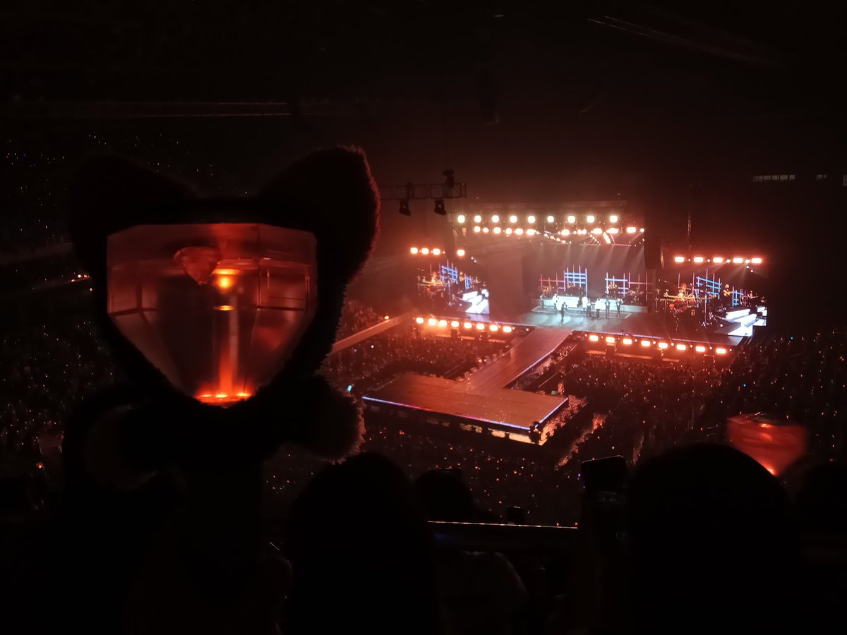 Shiho_DM's tweet photo. My First-ever Concert, Thank you so much for always being the source of My Happiness stay safe and healthy I love you guys so much My TREASURE.

@treasuremembers https://t.co/dP9lhE4ov5