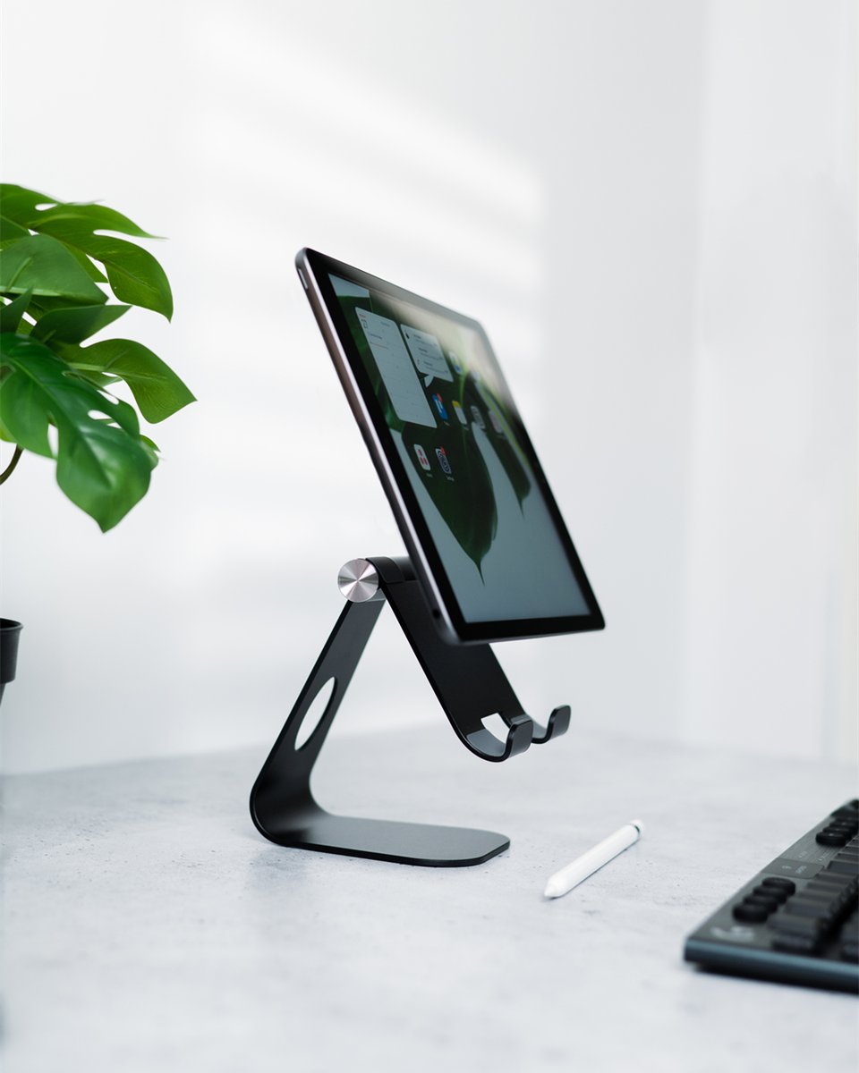 LamicallDirect's tweet photo. Wanna implement minimalism in your workplace?
The Lamicall desktop stands will be your go-to choice.
🔗https://t.co/WhPZRJSqMt
Floating magic by https://t.co/bDv1u6wFJi (IG)
#lamicall #workplace #desksetup #ipad #tabletstand https://t.co/sRgSuY46h6
