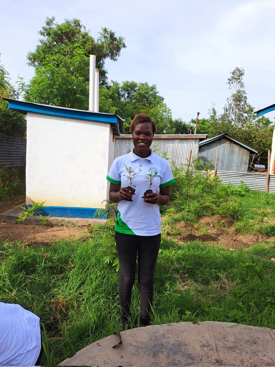 PaulineOwiti's tweet photo. I joined @PollyFoundation at Ranjira Secondary School last week for their mentorship journey and environmental education activity in Ahero.
The program concluded with a tree-planting exercise and the establishment of a new Environmental club within the school.
#OurSharedWorld https://t.co/75W3vw4T8Z
