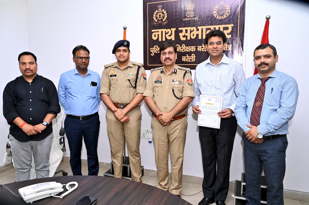 Dr. Rakesh Singh, IPS on Twitter "Got an opportunity to honor respected teachers of various