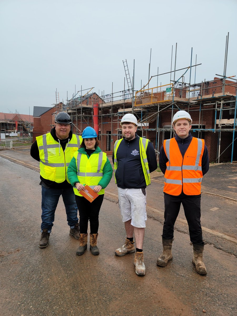 Great to meet up with <a href="/NinaWarhurst/">Nina Warhurst</a> <a href="/bandofbuilders/">Band of Builders</a> for today's <a href="/BBCBreakfast/">BBC Breakfast</a> live this morning to discuss #mentalhealth in #Construction big thanks to <a href="/PersimmonHomes/">persimmonhomes</a> <a href="/FixRadioUK/">Fix Radio</a> @LighthouseClub_  I'll be discussing this from noon today on my show.