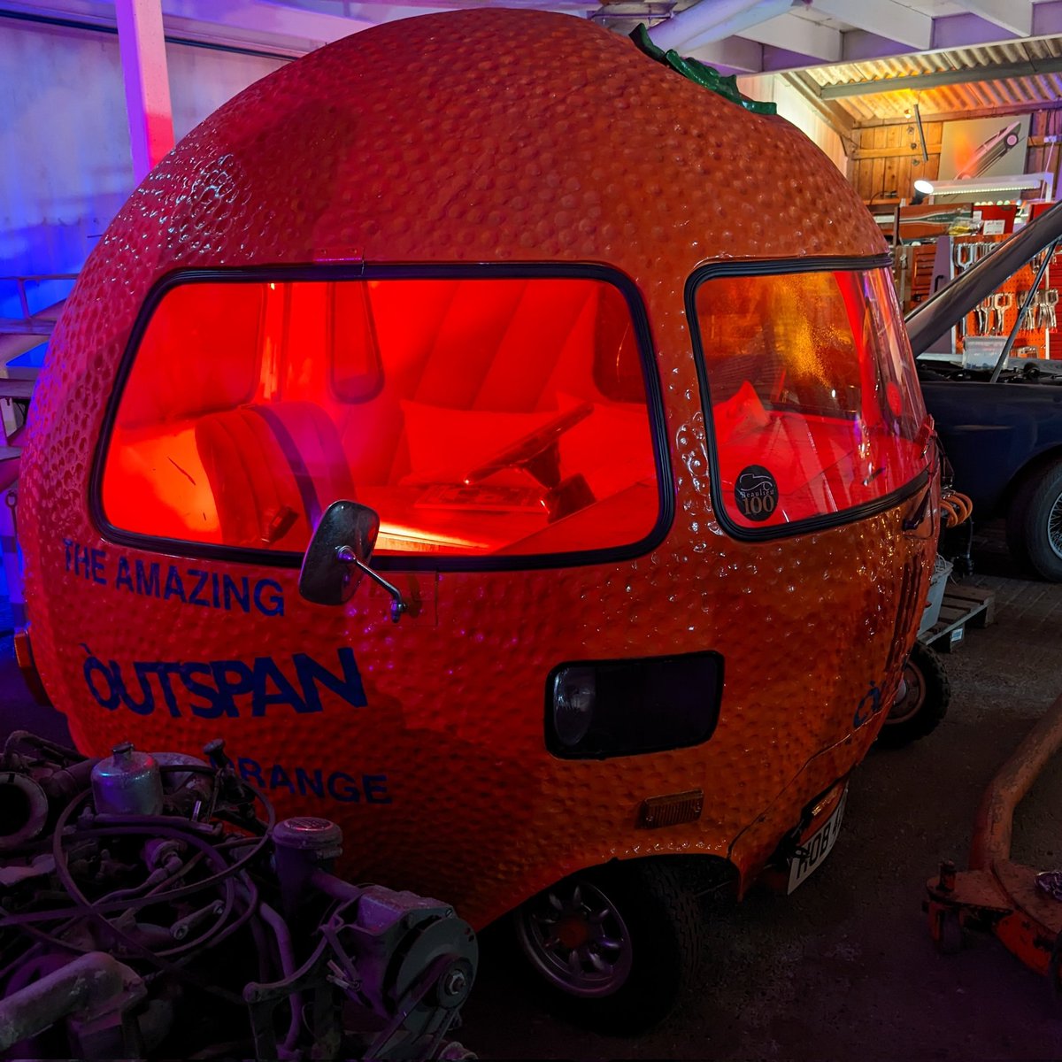 NeilBurgess's tweet photo. I love this place, so #inspirational and always something interesting going on #WorkshopDiaries #youtube @TheEddChina
#inspiration #outspanorangecar #eddchina #outspan #workshop #tinkeringtime #ideas #mechanical #engineering #unexpected #unusual #orange #projects #comingsoon https://t.co/lfllpb95mV