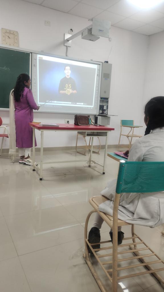 Priyank40199012's tweet photo. #smartclassstudy
#mathematicsclass
#class9th
@varmakanil @CommissionerKnp @nagarnigamknp @smartcitykanpur https://t.co/dvsI45I9kt