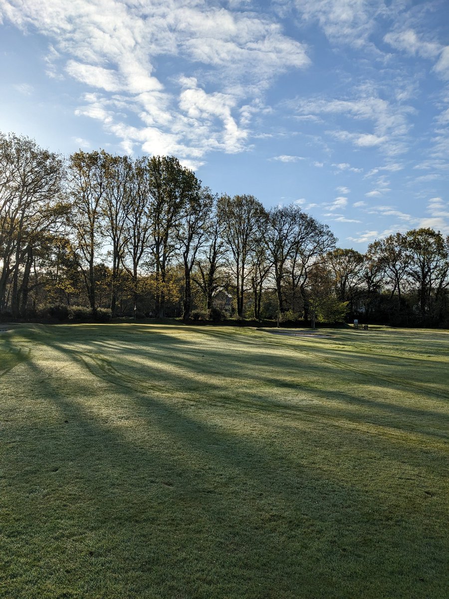 GolfeurD's tweet photo. Et bonne réunion d'équipe du lundi matin à tous https://t.co/CMVsQw8joz