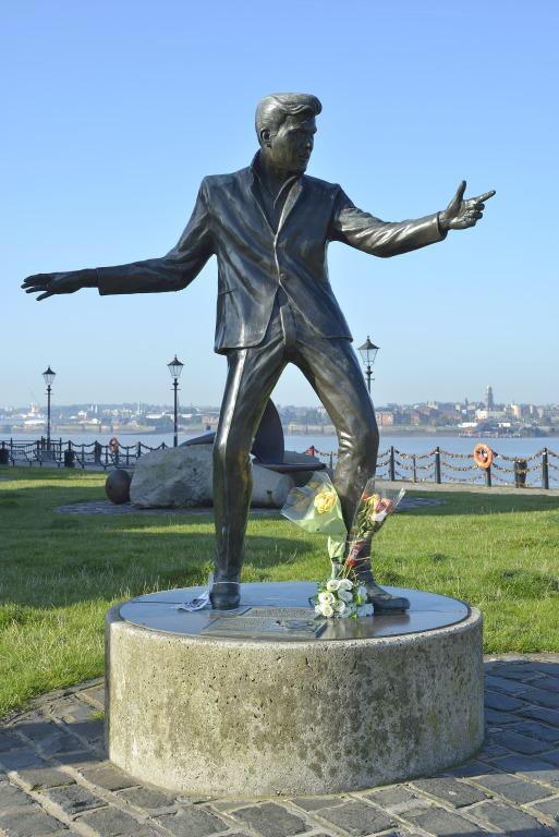 Remembering Billy Fury. Born Ronald Wycherley this day in 1940 in Liverpool. English singer songwriter and actor. An early star of both British rock n roll and music films. A bronze statue of Fury now stands in Liverpool #BillyFury 🎤 🎂🥀 #History
