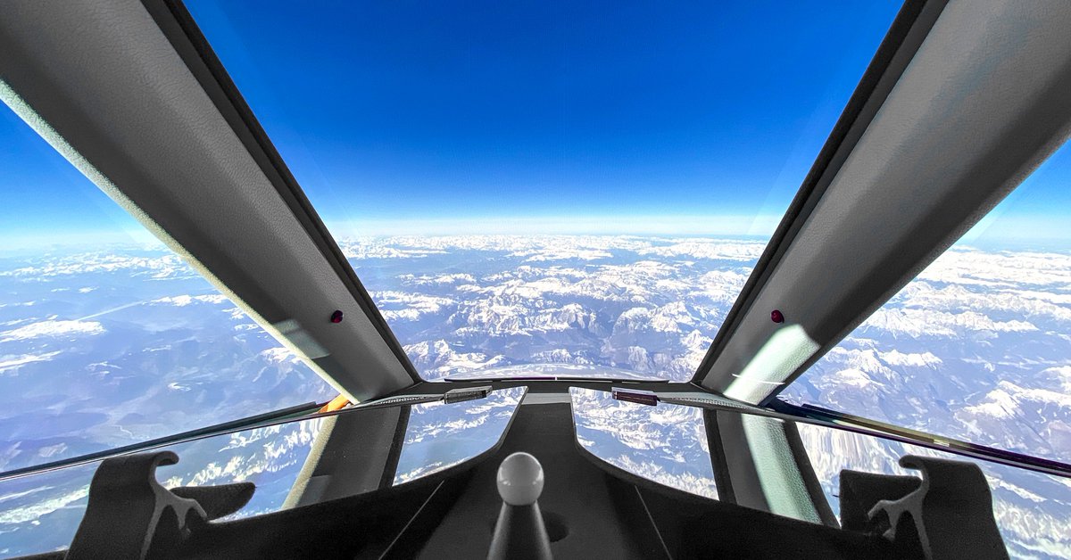 This breathtakingly high workplace is sure to impress. 

The master of the skies always manages to conjure up a falcon.

Photo: Falcon pilot Ross Chapman

#iFlyFalcon #adedaascharter #falcon #aviation #Aircraft