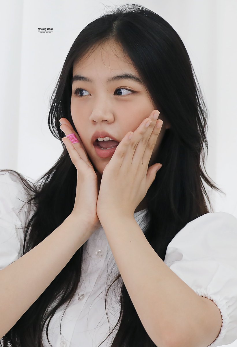 Spring_Rain0416's tweet photo. HAPPY LENA DAY 🐤 

#OurLenaissance
#레나함께_끝없는_4월
#공원소녀 #GWSN #公園少女 #公园少女 #GirlsinthePark #레나 #Lena #レナ https://t.co/wzvoTUlImA