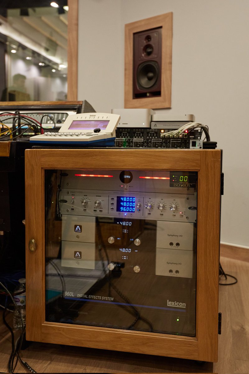 estudiolajoya's tweet photo. Arrancamos 🙌✨💚🤍🎛️💫🛑
#LaJoyaMusic
#Lucena #Cordoba #Andalucia
#estudiodegrabacion #estudio #RecordingStudio #record #protools #recording #mixing #production #analog #calrec #Lucenaofmusic #audiofilms #Lucenacity #mixing #mixer #Apogee #Calrec #Psiaudio #antelope #uad https://t.co/SzJ2y0nT9M