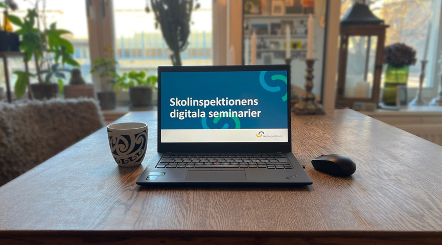 KL 12.00: Missa inte dagens lunchseminarium då vi kommer att prata om de skolor vi granskat under 2022 och vilka utmaningar vi ser i den svenska skolan. Seminariet direktsänds och det kommer att finnas utrymme för frågor. Varmt välkommen!  bit.ly/3JSCIYZ #utbpol #skola