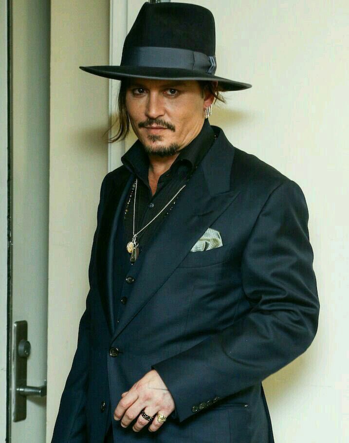 Mrssdepp's tweet photo. Sir you look wonderful ❤️ #JohnnyDepp #JohnnyDeppIsASurvivor #JohnnyDeppisFree #JohnnyDeppIsMyHero #JohnnyDeppKingLouisXV #JohnnyDeppWon  #IStandWithJohnnyDepp https://t.co/Y9If3mPJ3b