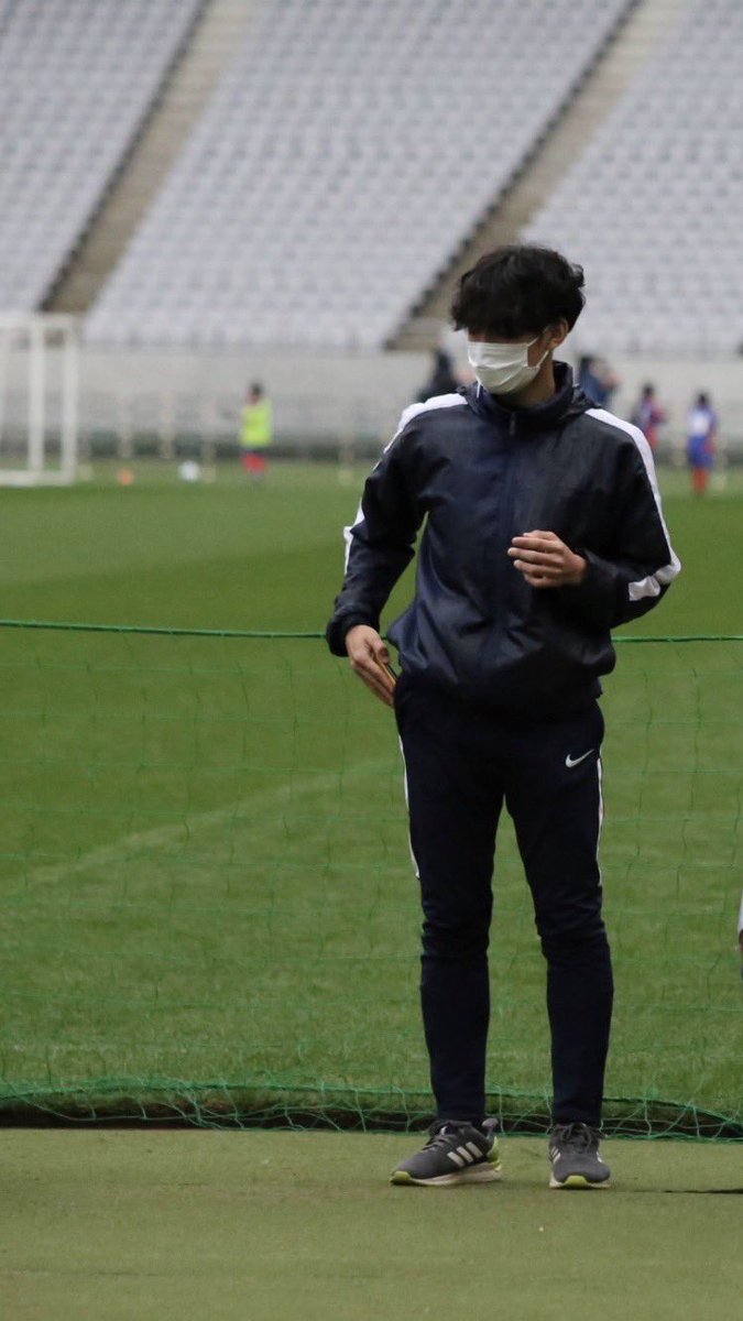 FC___LEO's tweet photo. F.C.LEOメンバー紹介【A数⠀きょうすけ】

みんなの頼れるスーパー監督。
大会ではコートの中でも外でも声を出し、チームを導きます👏彼の頭の中には常に勝利への方程式が出来上がっているのです。
彼の駿足をお見逃し無く😎 https://t.co/z9vTveoWE3