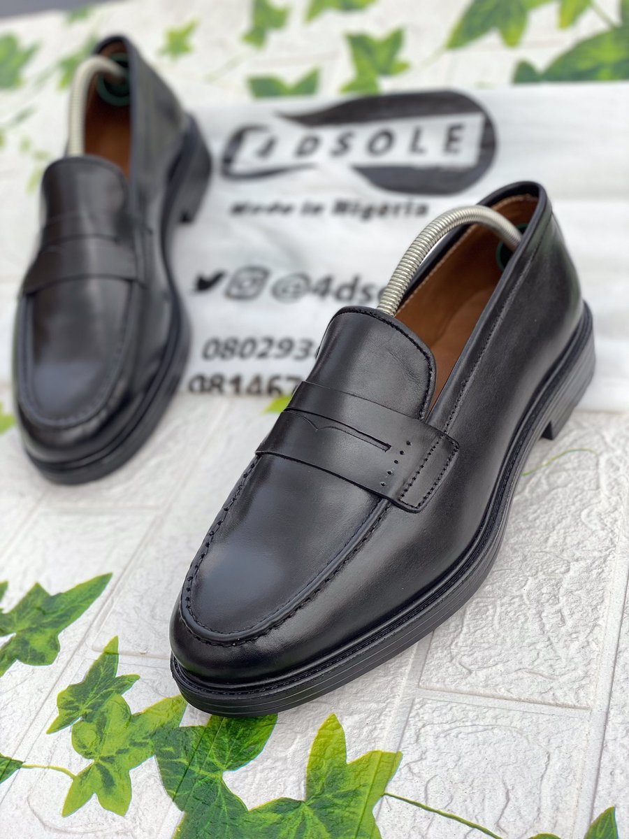 4dsole's tweet photo. @_theladymo For your made in Nigeria shoes and slides.. we deliver nationwide https://t.co/bv0Nvkzl9Z