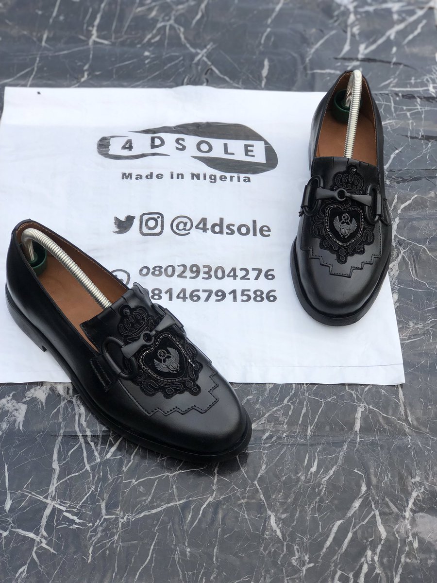 4dsole's tweet photo. @_theladymo For your made in Nigeria shoes and slides.. we deliver nationwide https://t.co/bv0Nvkzl9Z