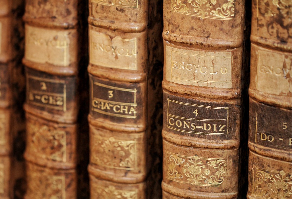 ChateauCommarin's tweet photo. 🔴 𝗕𝗜𝗕𝗟𝗜𝗢𝗧𝗛𝗘̀𝗤𝗨𝗘 📖 | Le #chateau de Commarin abrite une très belle bibliothèque comportant 3000 ouvrages ayant appartenu à Marie-Judith de Vienne au Siècle des Lumières. 📚 #MondayMotivation
𝗗𝗲́𝗰𝗼𝘂𝘃𝗿𝗲𝘇 𝗰𝗲 𝘁𝗿𝗲́𝘀𝗼𝗿 !
⏰️ Ouvert de 10h à 18h ! https://t.co/ngVkFATRg3