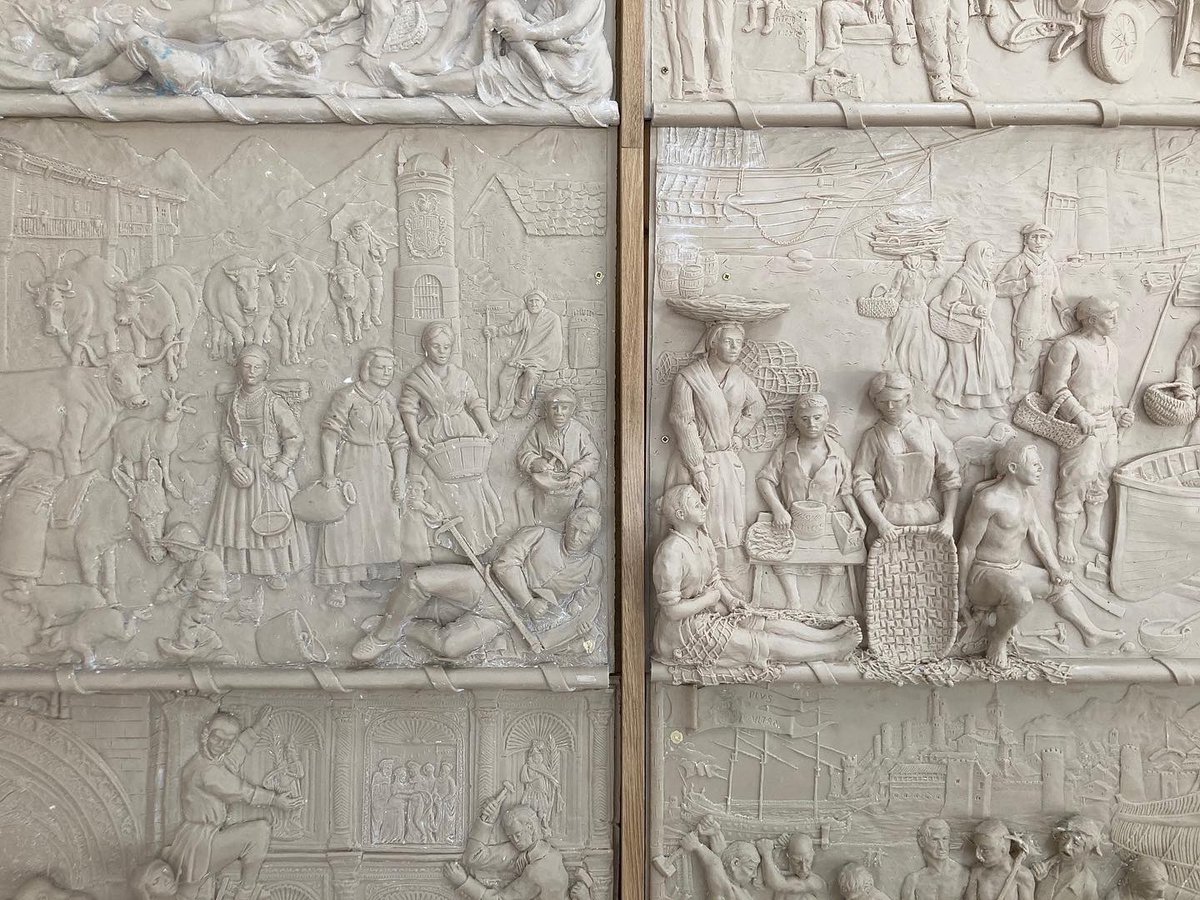 La prehistoria, las Guerras Cántabras, la Vijanera o los oficios de Trasmiera. También la emigración cántabra a Cuba y México...

Incorporamos a la galería de arte de @HunivValdecilla la 'Puerta de Cantabria', de José Antonio Barquín

📣bit.ly/3o7znOj