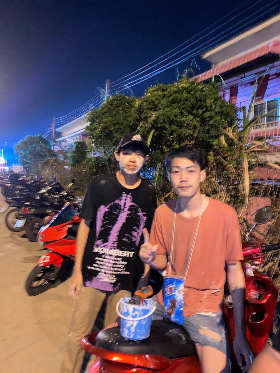 DmmeKy's tweet photo. ลงตอนนี้ทันมั้ย 😂😎 #ขอนเเก่นในเมือง
#ขอนแก่นนัดเจอ  #ขอนแก่นfwb #สงกรานต์2023 https://t.co/BsOcTAnxja