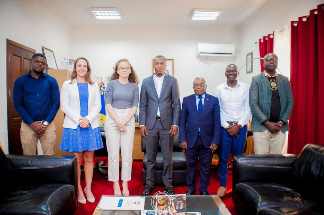 On commence la semaine avec une bonne nouvelle.🇨🇩

<a href="/UNICEFDRC/">UNICEF en RDC</a> et @JeunesseCN_RDC signent un plan de travail pour créer plus d'opportunités pour les jeunes de la RDC et s'assurer que leur voix est entendue dans le sphères décisionnelles.

<a href="/BunkuluYves/">Bunkulu Yves</a>