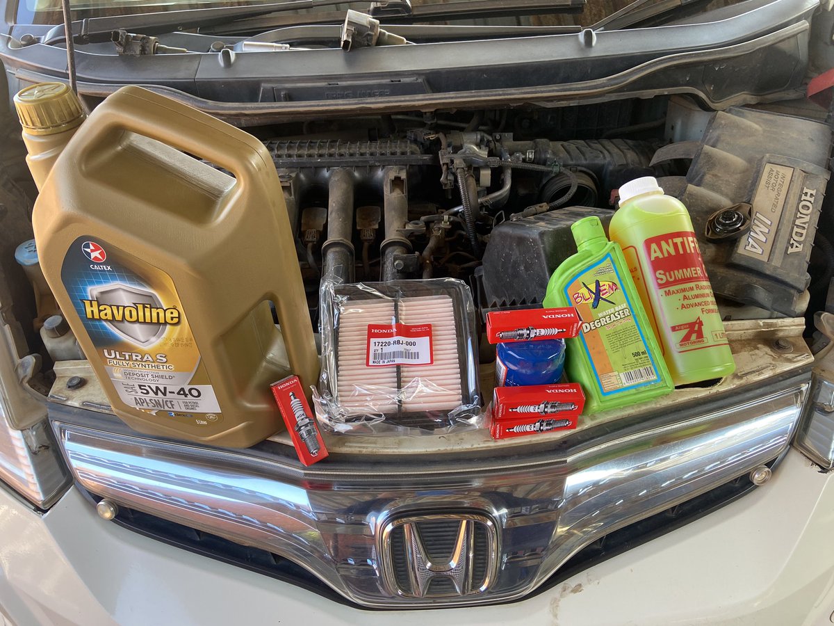 mrg_motors's tweet photo. This Honda came for a routine service 
We change:
✅ engine oil

✅Oil filter

✅Air filter

✅ spark plugs

✅ engine coolant

The vehicle was thoroughly cleaned and is now ready for its next journey on the road.

#vehicleservice #autodetailing #zimbho #carcare https://t.co/mwu2lV16wW