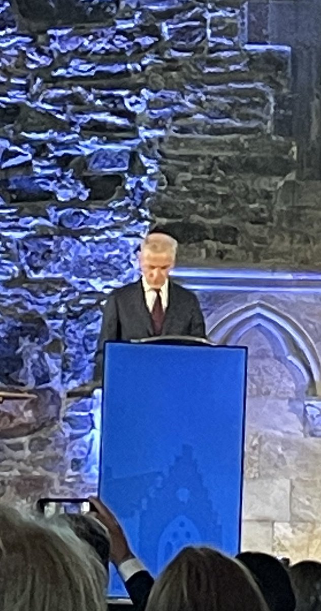 Mohnitor's tweet image. «Svaret er mer kraft, mer nett, mer enøk - nesten uansett spørsmål», seier @jonasgahrstore under #regjeringen Havkonferanse.
@statsraad @HaakonsHall @Regjeringen #OneOceanWeek 

oneoceanweek.com/program/-narin…