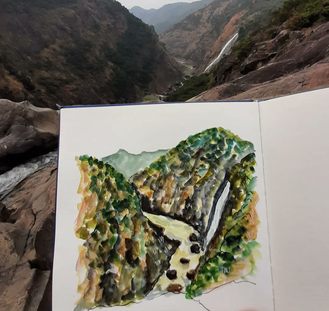 priya_kdas's tweet photo. The beautiful Dudma waterfalls in Odisha captured from 2 different angles. 
@AmritMahotsav @MinOfCultureGoI @odisha_tourism 
#purplesoulart #MainBharatHoon 
#OurCultureOurPride 
#IndianCulture #azadikaamritmahotsav https://t.co/PuIk7Yb9RC