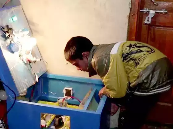 Snowjoy_Kashmir's tweet photo. Momin Ishaq, a 10yr boy from Munad Guffan village of Kulgam district, created a low-cost egg incubator. It took 2 yrs for this young inventor to develop the low-cost, portable egg incubator. #JammuKashmir #Srinagar #innovation @bhushan_gyan https://t.co/KZREKujuVt