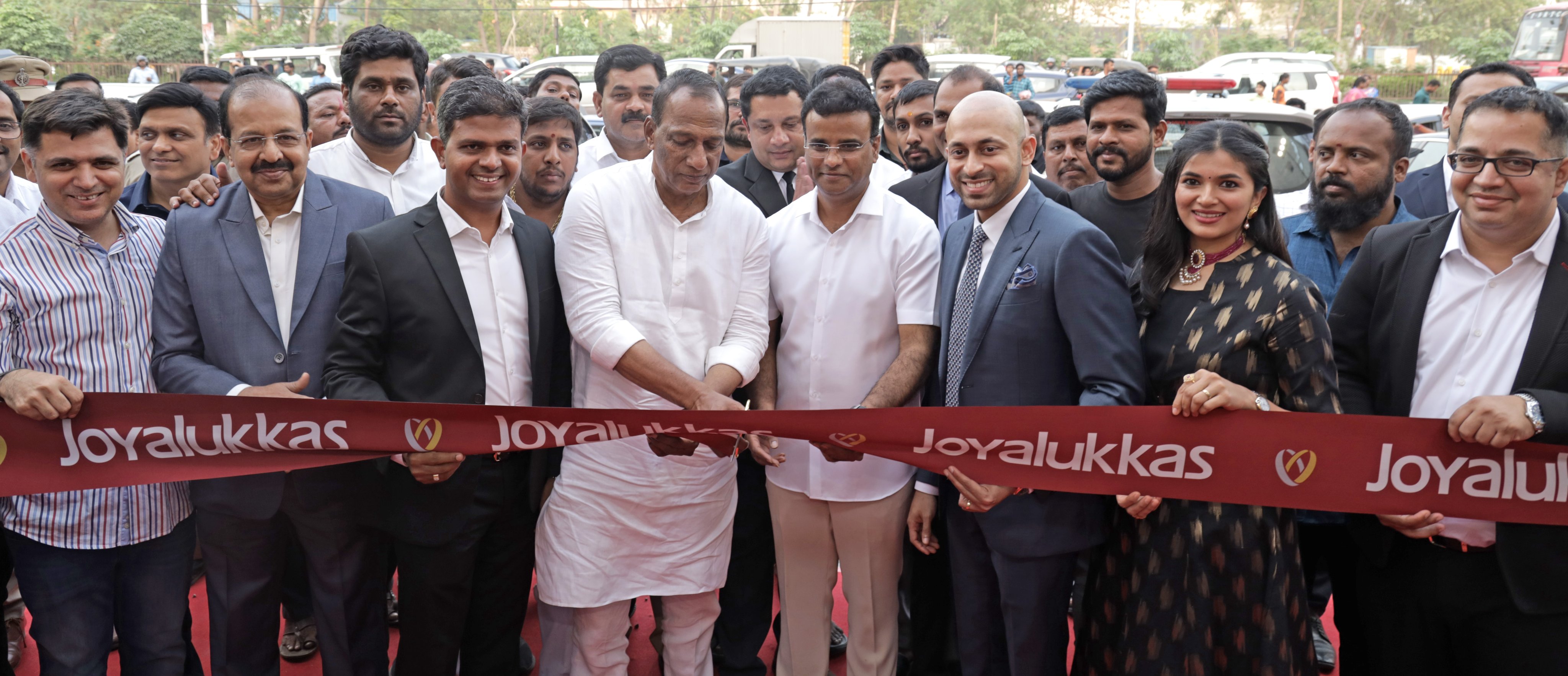 Joyalukkas on X Our showroom in Suchitra Hyderabad was inaugurated by Mr. CH Malla Reddy Minister for Labour Employment Factories and Skill Development and Mr. KP Vivekananda MLA Malkajgiri Telangana ...