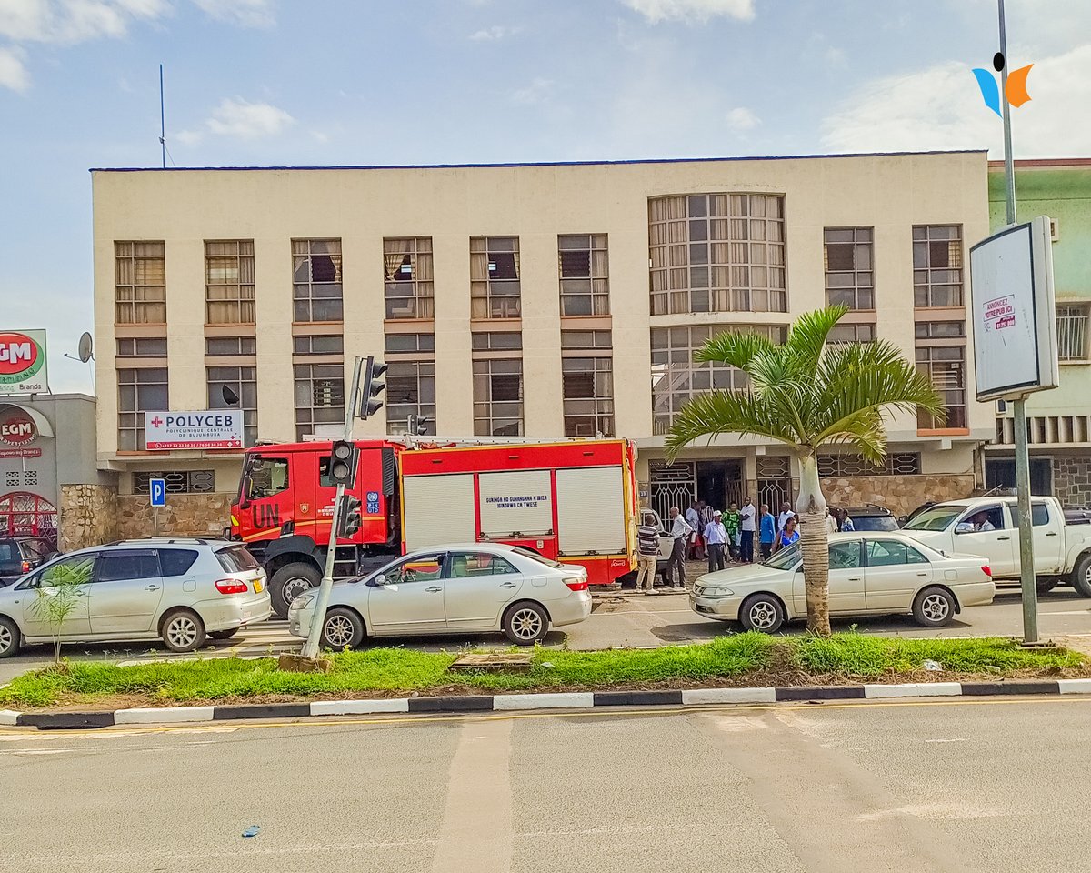 MagazineJimbere's tweet photo. 🏥🔥 Un incendie est survenu ce matin à la Polyclinique centrale de #Bujumbura (#Polyceb) mais a vite été maîtrisé par les agents de sécurité à l'aide des dispositifs extincteurs
📌 Selon les sources sur place, le feu aurait été causé par une bonbonne dans la salle d'accouchement dudit hôpital. Aucun dégât majeur enregistré
#Burundi