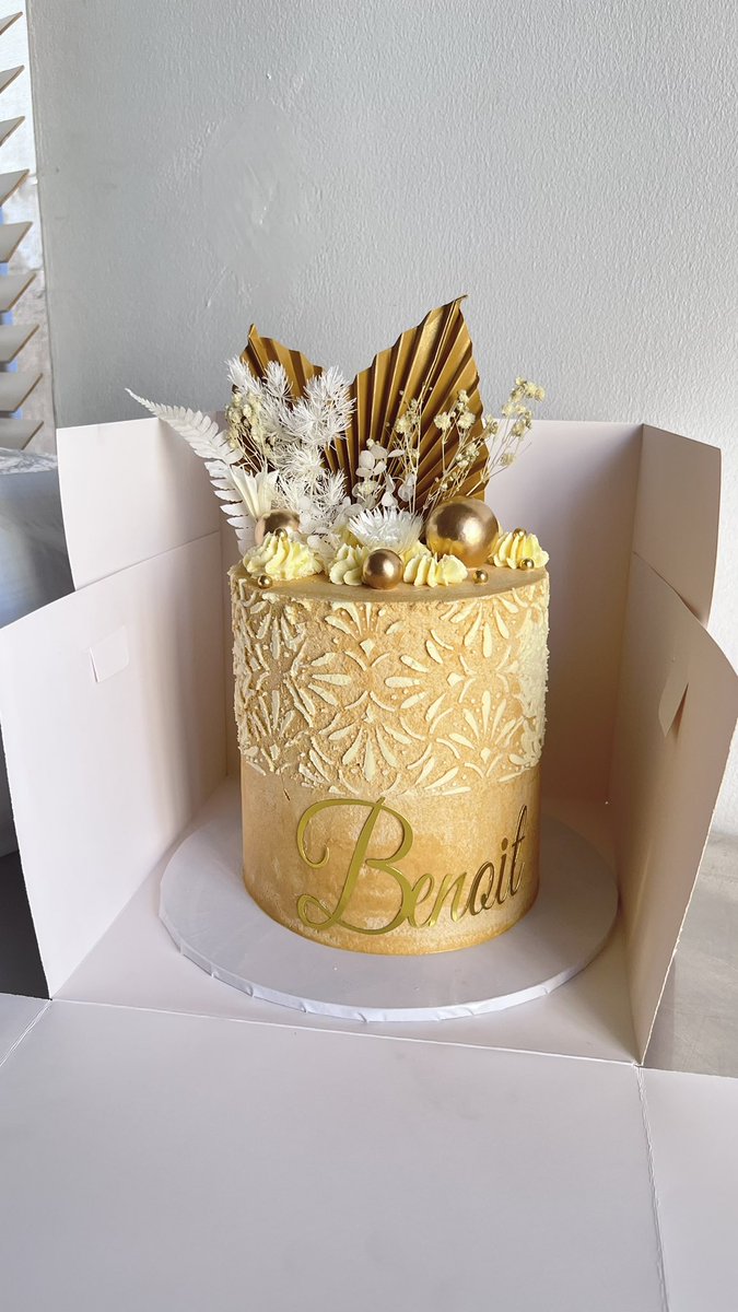 joliecakesabuja's tweet photo. We’ve got what you’re looking for!

•Cupcakes 🧁
•Party Chops 🍗🍱🌮
•Cakes 🎂🍰

Send a DM to order now 

@_DammyB_ https://t.co/X9Vq0uQ0Jb