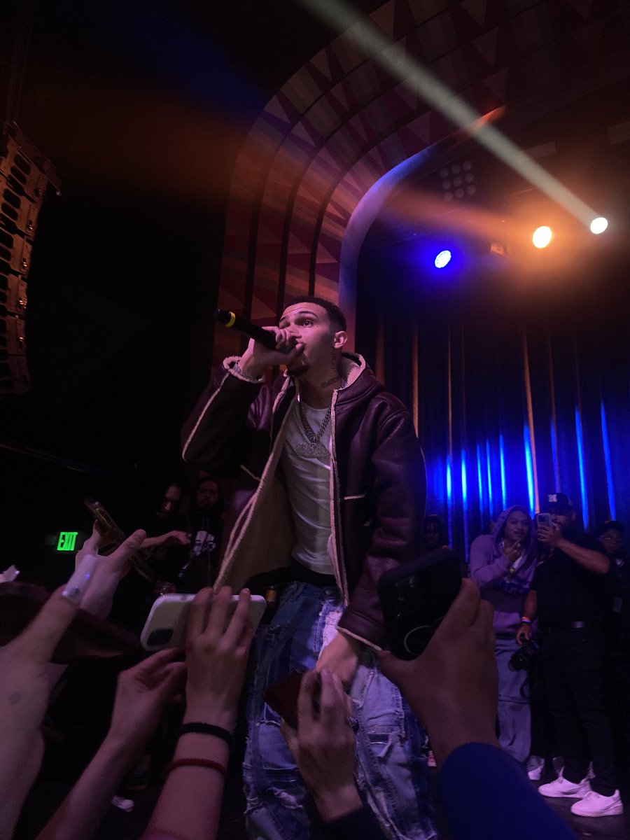 phycoDom's tweet photo. Best concert @dsavage3900 https://t.co/yF6VVDtERQ