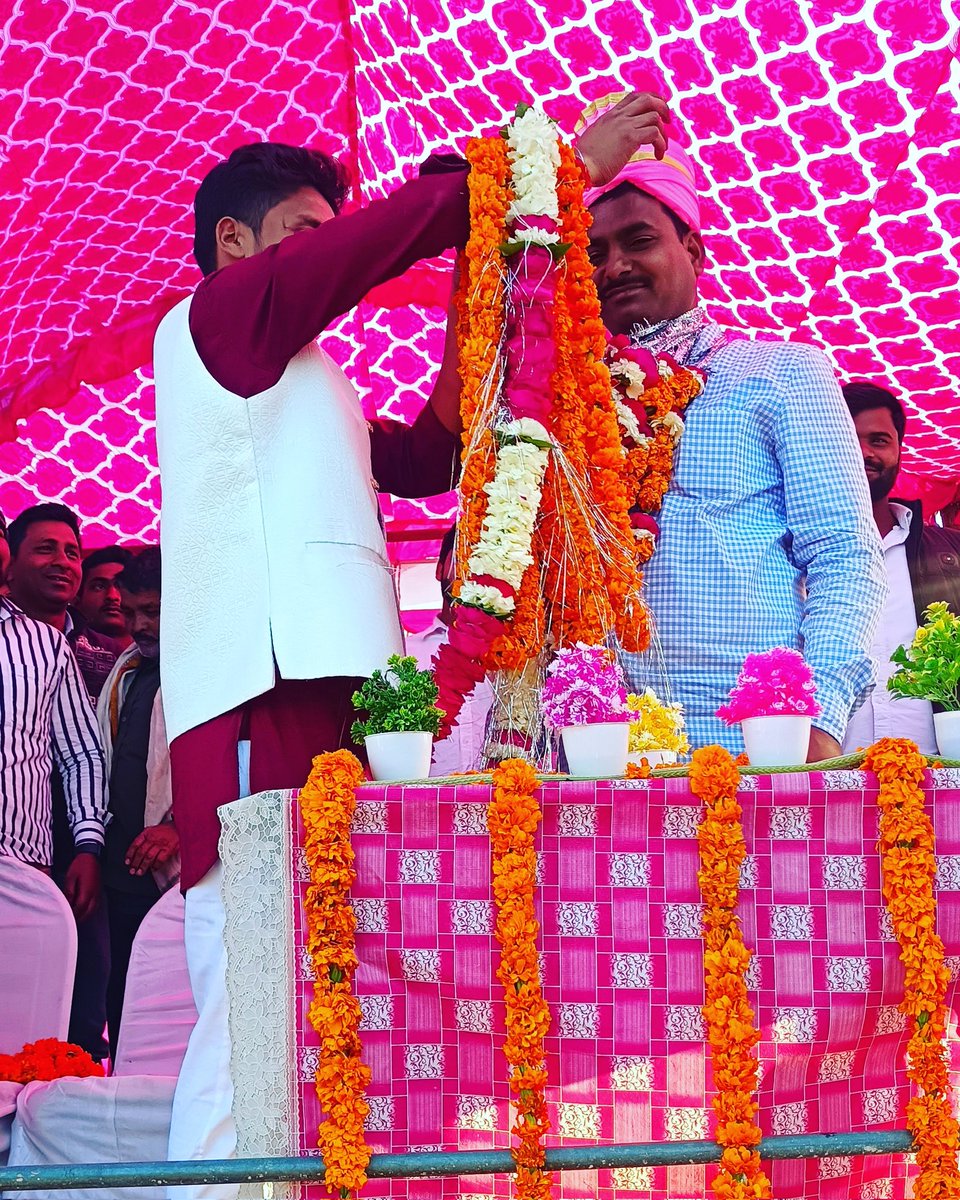 SamajavadiAsisa's tweet photo. माननीय छविनाथ यादव जी को फिर से जिलाध्यक्ष बनाए जाने पर शीर्ष नेतृत्व को आभार। https://t.co/kGcqeURKfJ