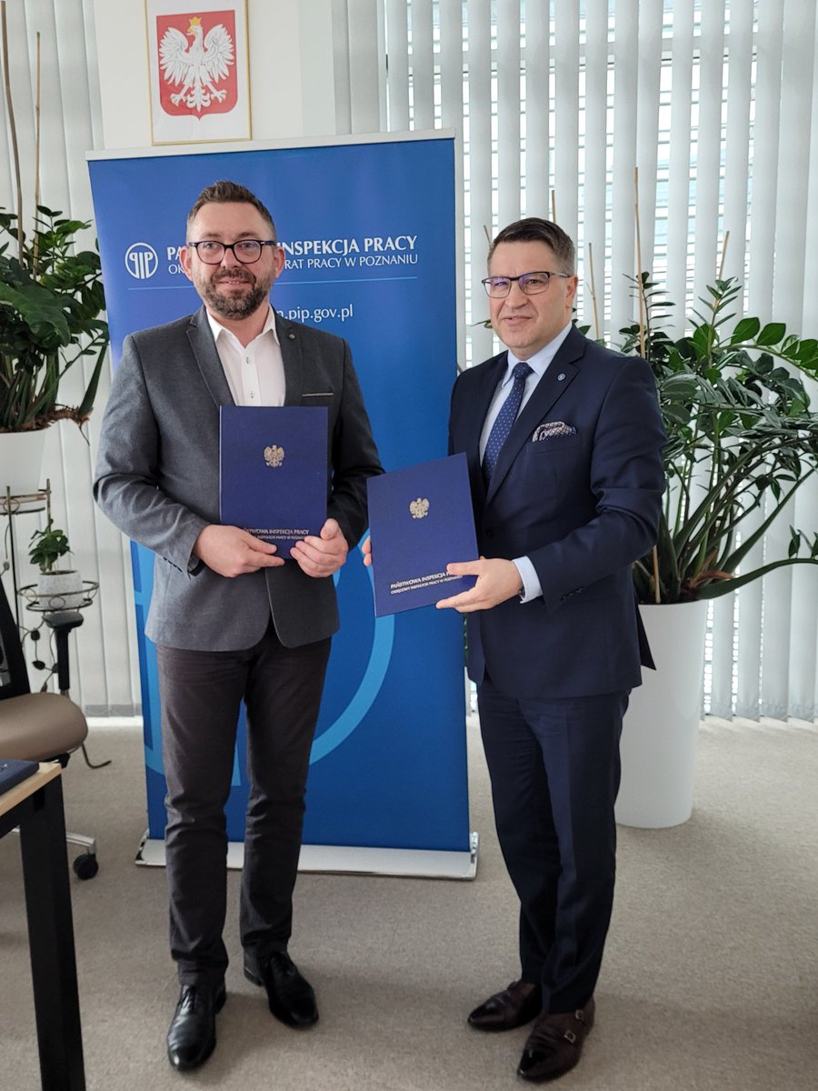 Okręgowy Inspektor Pracy Paweł Ciemny oraz Rektor Politechniki Poznańskiej prof. Teofil Jesionowski podpisali umowę o współpracy, na mocy której strony potwierdziły zamiar współdziałania w badaniu, analizie i promowaniu zagadnień dotyczących ochrony pracy.