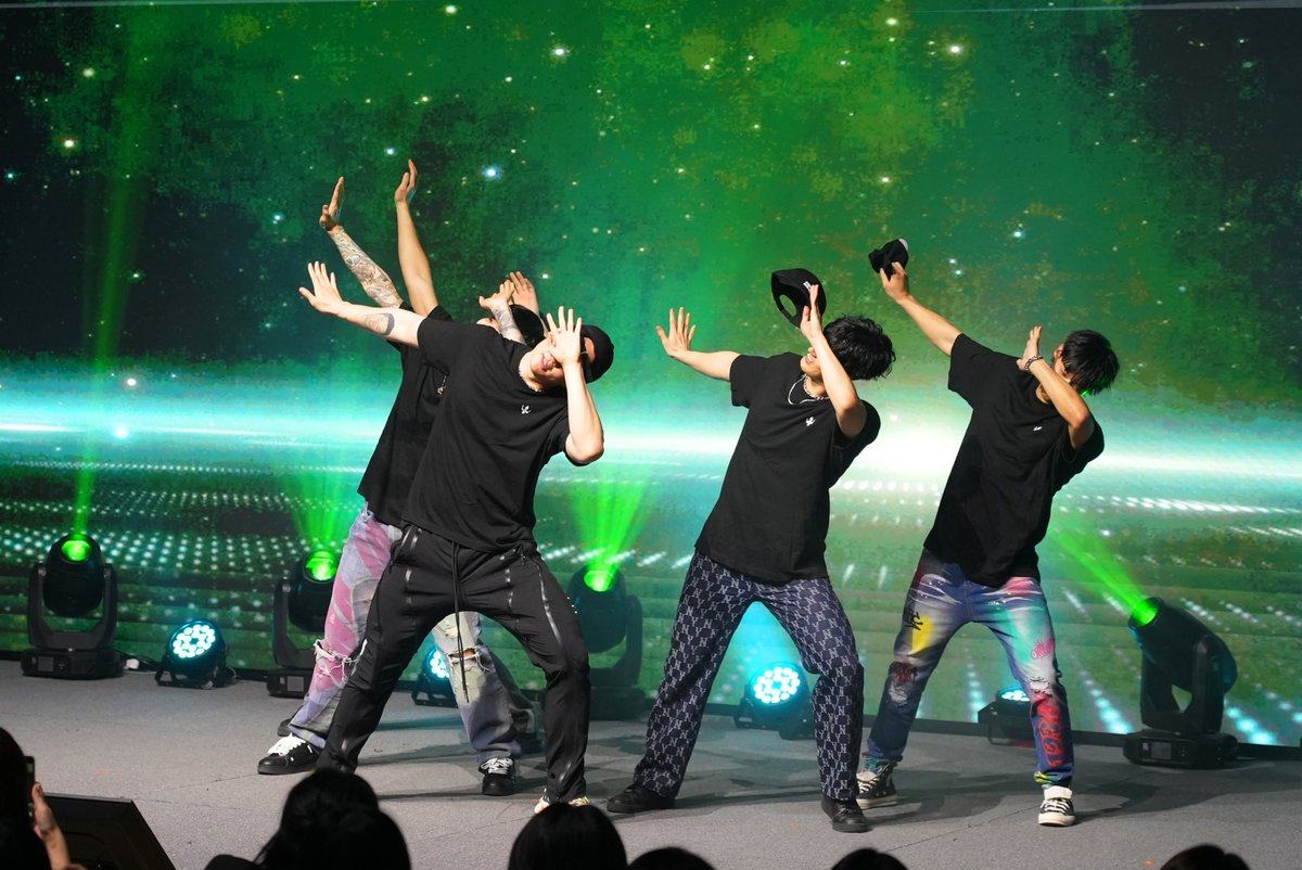 GROOVL1N_GTCK's tweet photo. [#PRIMEKINGZ]
2023 PRIMEKINGZ FANMEETING👑
BEHIND PHOTO 📸

#프라임킹즈 #PRIMETIME #페스티버 #FESTIVER https://t.co/AFvmv9H72U