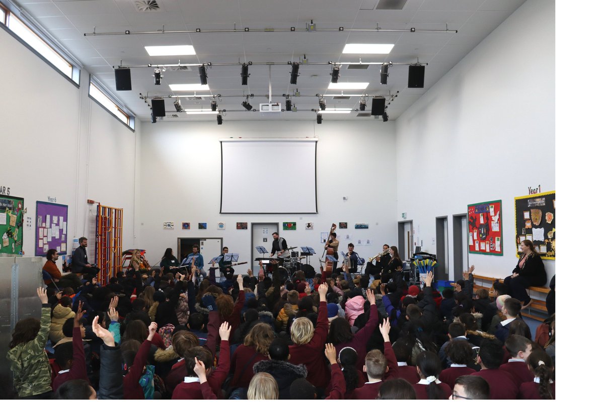 We visited Edinburgh Primary School recently to introduce the students to a variety of different instruments. Lots of hands up when we asked who liked percussion the best! 🥁