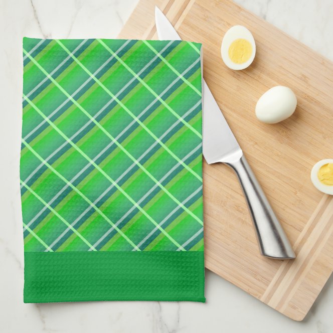 MomsRetro's tweet photo. A #retro kitchen towel with a green #plaid pattern with thin stripes of blue and white and kelly green borders on the ends from my #ZazzleStore:
https://t.co/QBiC4a9JaY https://t.co/hmAFKUoxRS