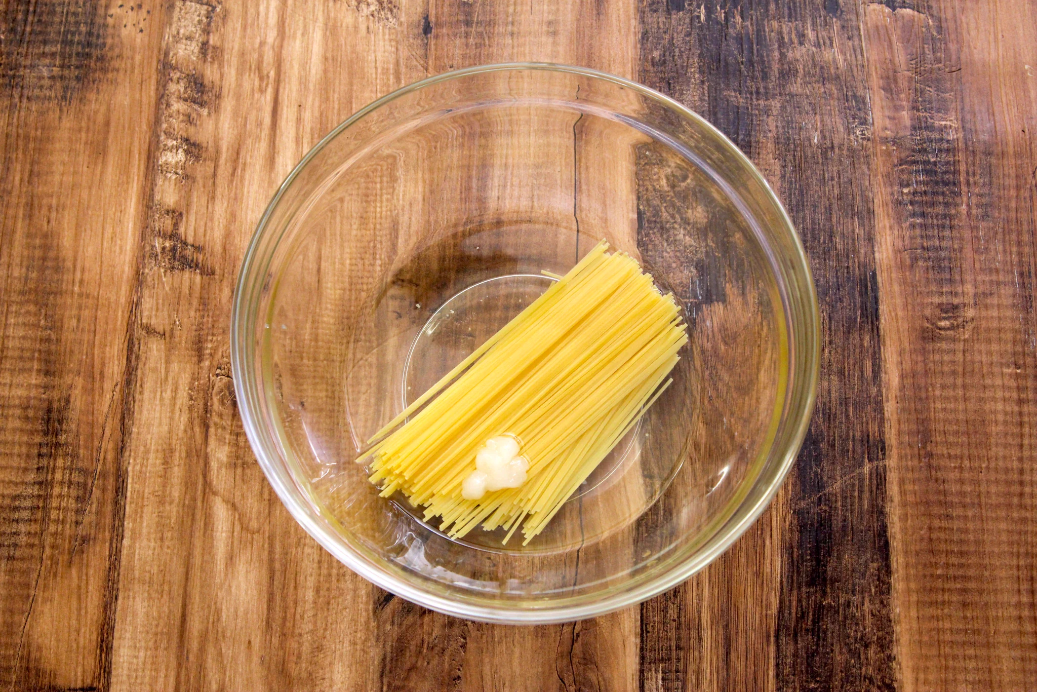 電子レンジで作ったとは思えない、そんな美味しさに仕上がる？！白だしなどを使った「パスタ」レシピ！