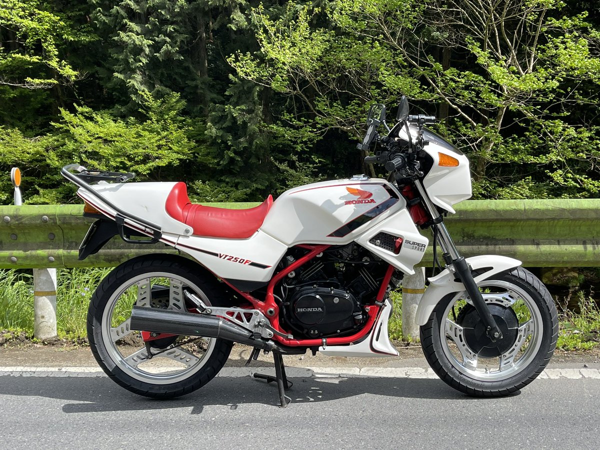 EightyQuarter's tweet photo. 秩父を走っている錯覚を覚えた陣馬街道

# VT250FC #vt250f https://t.co/xwaK7lWMLd