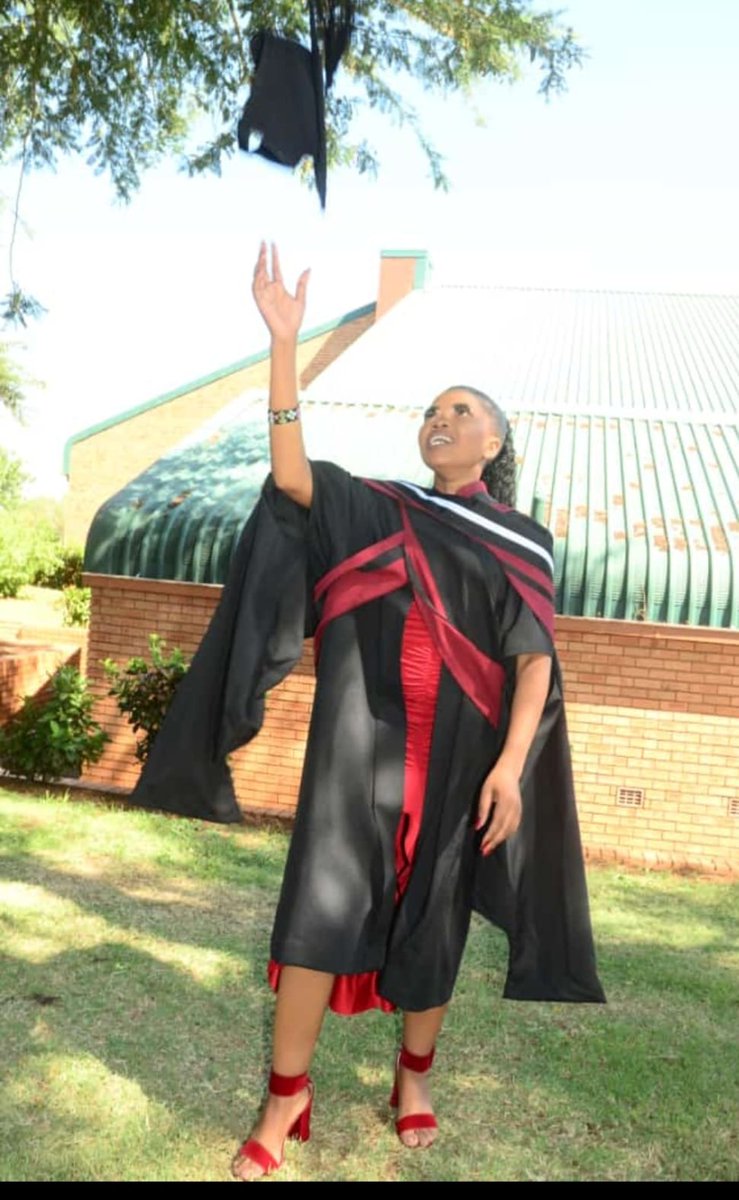 Bua_News's tweet image. Hey TUT Fam!
Our Monday Motivation it's Ntando Mlotshwa.She is a 3 time Journalism graduate.

Ntando holds a Postgraduate Diploma in Journalism,B.Tech and National Diploma.

Let's Make Education Fashionable 
#TUTAlumni
#ForeverYenaGraduate
#FutureReadyGraduate