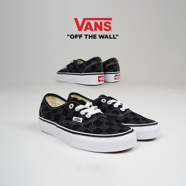 The VANS classic silhouette will always give versatility to your fits. At Skipper Bar we'll have you spoilt for choice with our range of styles and colourways.

#WeOwnTheCity
#TheSkipperBarWay