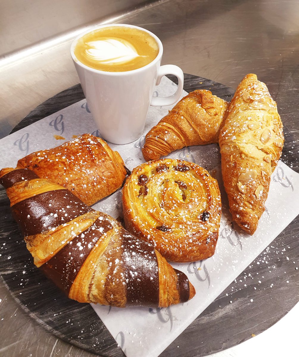 Get through Mondays with a hearty breakfast and you'll get that motivation to get through the week!

#cafe #graysons #greenwich #uniofgreenwich #pastries #coffee #bakedgoods #croissant #breakfast #motivation #heartybreakfast #mondays