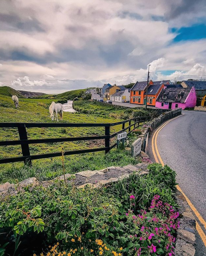 Just gonna leave this here on a Monday Morning!💚 📍 Doolin, County Clare 📸instagram.com/luisteix/