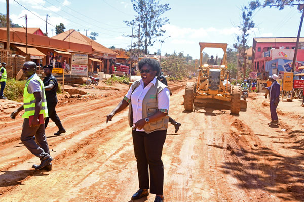 DailyMonitor's tweet photo. QUOTE: “ People criticising KCCA about not doing roads, should know that roads are made with money. Without money, KCCA can’t do roads...”- @KCCAUG  executive director @dorothykisaka 
#MonitorUpdates https://t.co/SkYE2ZCL8I